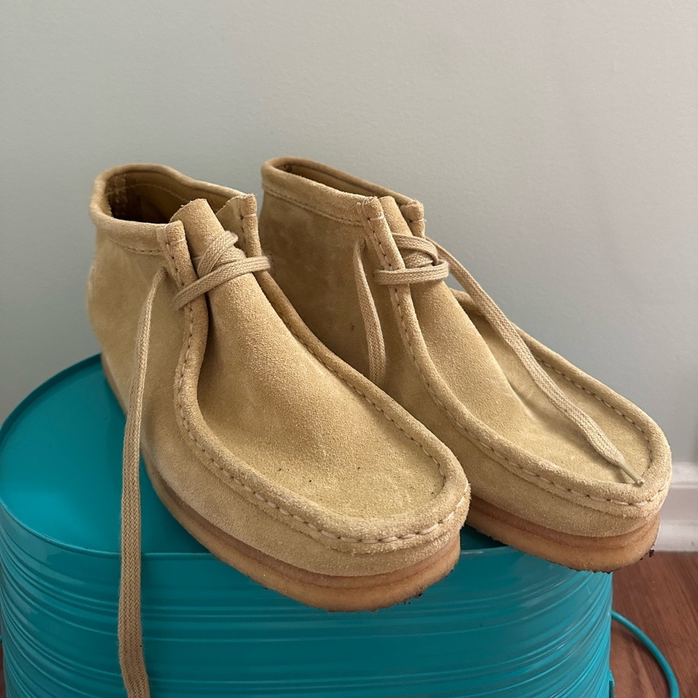 Clark’s Suede Wallabee Boots Size 9